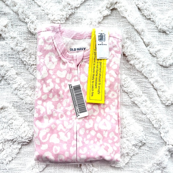 Old Navy 2-Way-Zip Printed Pajama One-Piece for Toddler & Baby Leopard Pink NWT - Picture 2 of 5